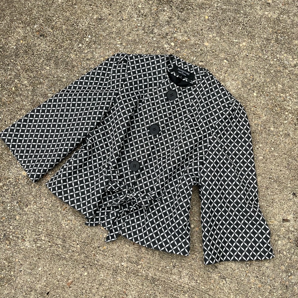 Larry Levine Textured Bell Sleeve Blazer Jacket